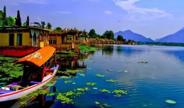 जम्मू-कश्मीर में पर्यटन विकास पर पांच साल में 2,400 करोड़ रुपए निवेश की योजना- India TV Paisa