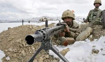 pakistan moves heavy artillery towards afghan border- India TV Hindi