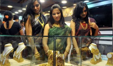 खुशखबरी: सोना हुआ 350 रुपए सस्ता, चांदी की कीमतों में 200 रुपए की गिरावट- India TV Paisa