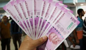 RBI ने होली के रंग को किया फीका, रंगे हुए 500 और 2000 के नोट को नहीं लेंगे बैंक- India TV Paisa