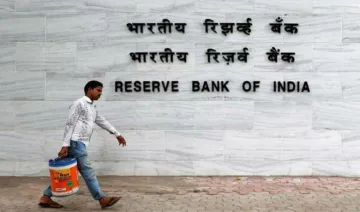 बैंक शाखाओं को खुला रखने के RBI के फैसले का बैंक यूनियन ने किया विरोध- India TV Paisa
