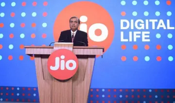 Jio की एंट्री से नहीं बल्कि अपनी हरकतों से वित्तीय परेशानी में हैं Airtel, Vodafone और Idea: Reliance Jio- India TV Paisa