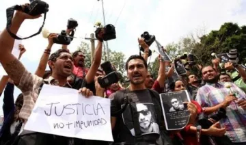 100 journalists protest against journalist assault in mexico- India TV Hindi