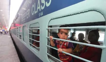 5 साल में पहली बार रेलवे के लिए बड़ी खुशखबरी, एक साल में यात्रियों की संख्या 7 करोड़ बढ़ी- India TV Paisa