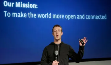 फेसबुक है सभी के लिए न कि केवल अमीरों के लिए, मार्क जुकरबर्ग ने दिया स्‍नैपचैट को करारा जवाब- India TV Paisa