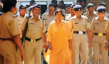bombay hc granted bail to sadhvi pragya- India TV Hindi