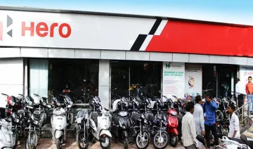 GST Effect : हीरो मोटो कार्प ने मोटरसाइकिल की कीमतों में की भारी कटौती, ग्राहकों को दे रही है GST का लाभ- India TV Paisa