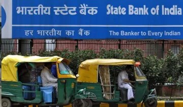 SBI के टर्म डिपॉजिट पर निवेशकों को मिलेगा कम ब्‍याज, बैंक ने FD दरों में की आधी फीसदी तक की कटौती- India TV Paisa