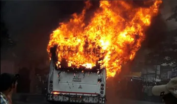 Bus fire- India TV Hindi
