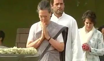 Sonia Rahul paid tribute on Rajiv Gandhi 26th death...- India TV Hindi
