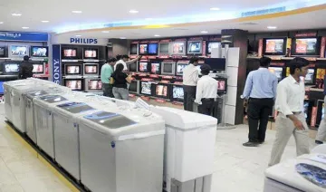 फ्रिज, TV, AC और वाशिंग मशीन पर मिल रहा है भारी डिस्‍काउंट, 20 से 40 फीसदी कम रेट पर बेच रहे हैं रिटेलर्स- India TV Paisa
