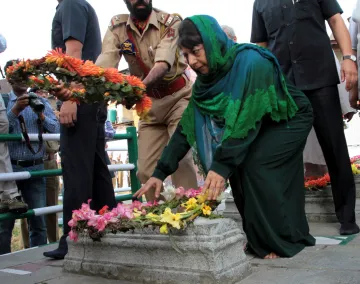 mehbooba-mufti- India TV Hindi