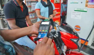 पेट्रोल-डीजल पर टैक्स की मार घटाने के लिए GST काउंसिल का फैसला, पेट्रोलियम सेक्टर से जुड़ी कुछ सेवाएं GST के दायरे में- India TV Paisa