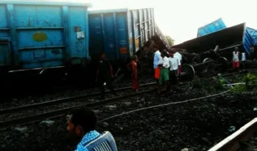 Goods train derails- India TV Hindi
