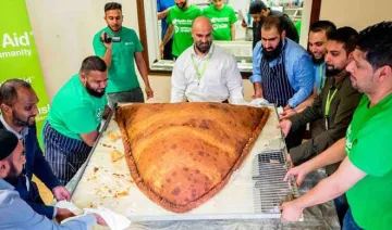 The world largest samosa made in London included in the...- India TV Hindi