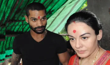 Dhawan with wife - India TV Hindi