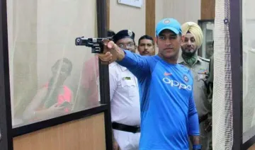 dhoni shooting- India TV Hindi