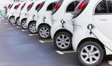 टाटा मोटर्स से सरकार खरीदेगी 10,000 इलेक्ट्रिक वाहन, गुजरात के साणंद प्‍लांट में बनेंगी ये कारें- India TV Paisa