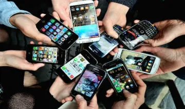 फ्लिपकार्ट ने शुरू की एंड ऑफ सीजन लूट ऑन मोबाइल सेल, इन फोन पर मिल रही है भारी छूट- India TV Paisa