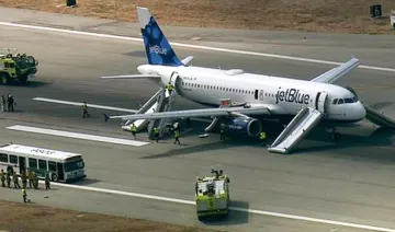 emergency landing of passenger palne in california airport- India TV Hindi
