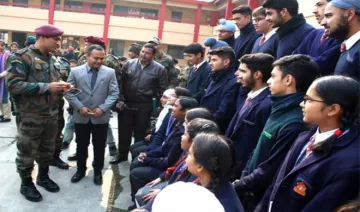 Dhoni in Army school srinagar- India TV Hindi