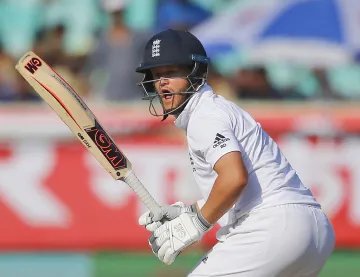 1st Unofficial Test: इंग्लैंड लायंस ने भारत ए के खिलाफ पांच विकेट पर 303 रन बनाए - India TV Hindi