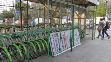 Metro Cycle Stand- India TV Paisa