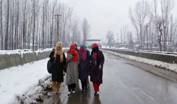 Kashmir-shivers-in-cold-wave-Kargil-freezes-at-minus-20- India TV Hindi