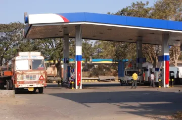 Petrol-at-three-year-peak-diesel-hits-record-high- India TV Hindi