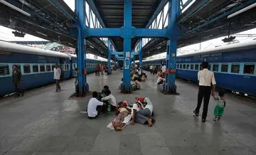 Train at Platform- India TV Paisa
