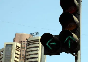 Sensex closes above 34300- India TV Paisa