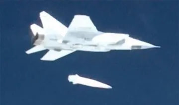 A screen shot from Russian TV showing a MiG-31 fighter jet releasing the new Kinzhal hypersonic miss- India TV Hindi