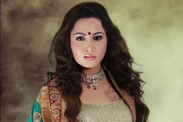 अर्शी खान- India TV Hindi
