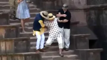 Madhya-Pradesh-Hillary-Clinton-slips-twice-on-stairs-during-Mandu-visit- India TV Hindi