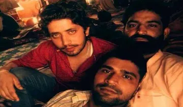 3 prisoners click selfie- India TV Hindi
