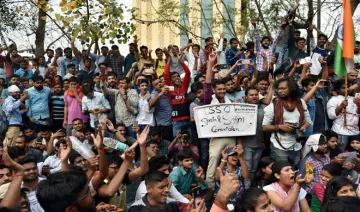 aspirants stage a protest over the alleged paper leak of SSC- India TV Hindi
