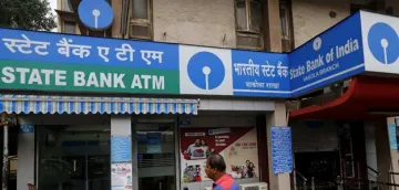 SBI asks customers to get new chequebooks- India TV Paisa