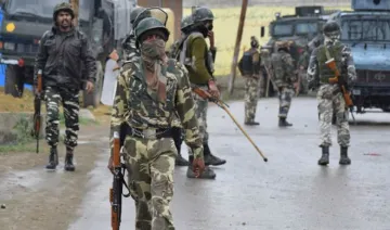 Chhattisgarh Two policemen injured after pressure bomb...- India TV Hindi