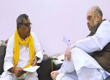 <p>om prakash rajbhar and amit shah</p>- India TV Hindi