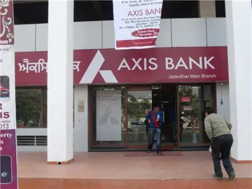 axis bank- India TV Paisa
