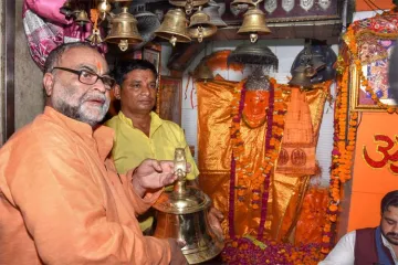 Muslim politician donates bell at Hanuman temple in Lucknow - India TV Hindi
