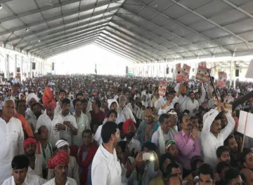 <p>A huge gathering at the Ramlila Maidan in Delhi for jan...- India TV Hindi