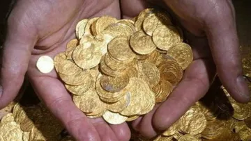 gold coin- India TV Paisa