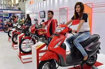 Hero Motocorp rise price of motorcycles and scooters- India TV Paisa