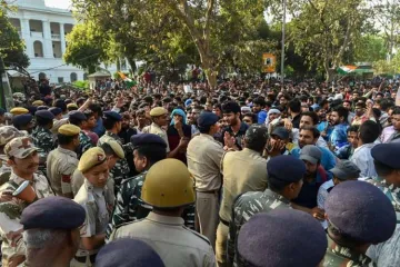 Protesters- India TV Hindi