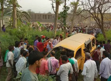 Kushinagar School Van Incident: Many Officers Suspend, School Management and Vans Driver Against Cas- India TV Hindi