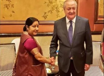 <p>Sushma Swaraj meets Kyrgyz and Uzbek counterparts in...- India TV Hindi