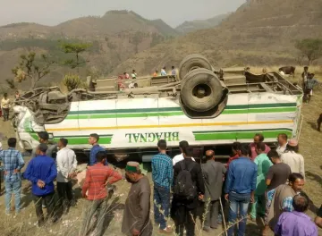 <p>7 died and several injured after a private bus fell into...- India TV Hindi