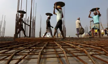 Construction Workers- India TV Paisa