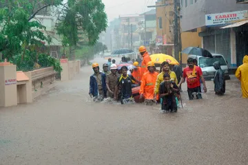 Karnataka: Heavy rains inundate Mangalore, shark and snake seen floating on roads- India TV Hindi